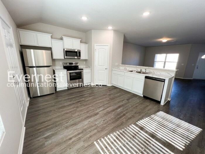 1949 Auburn Hills Dr - Photo 2 of 17