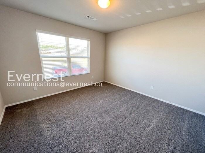 1949 Auburn Hills Dr - Photo 6 of 17