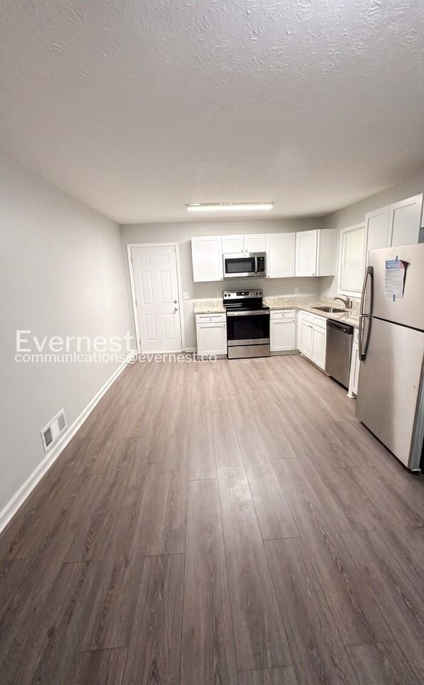 7425 Innes St - Photo 5 of 23