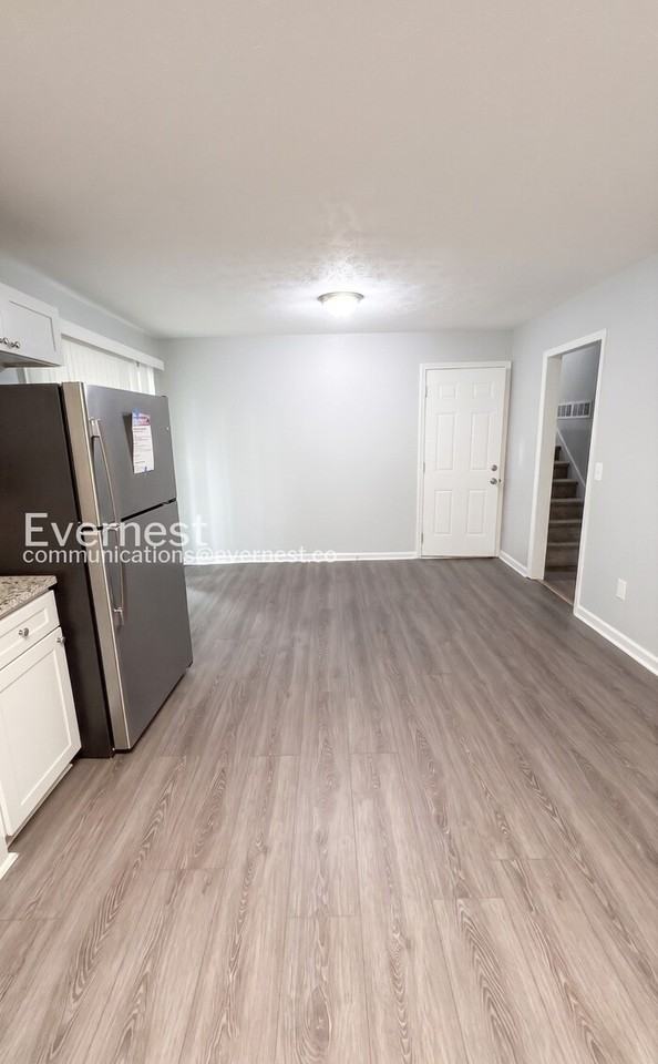 7425 Innes St - Photo 6 of 23