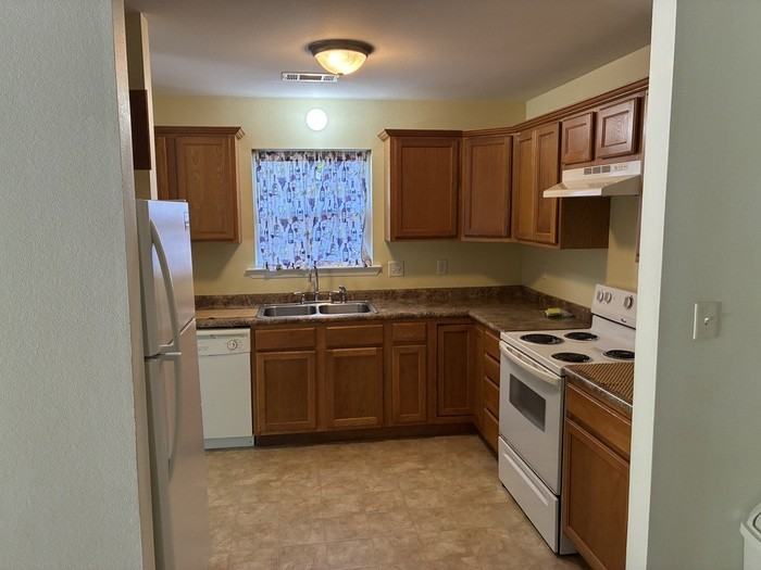 5804 Foxboro Dr - Photo 5 of 13