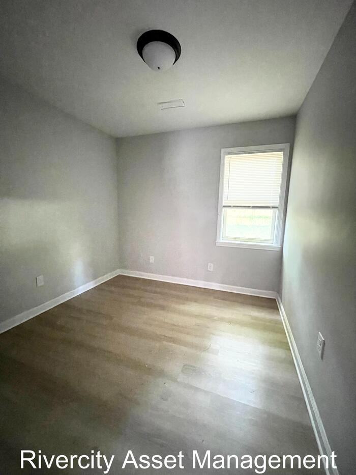 107 Loraine Rd - Photo 5 of 10