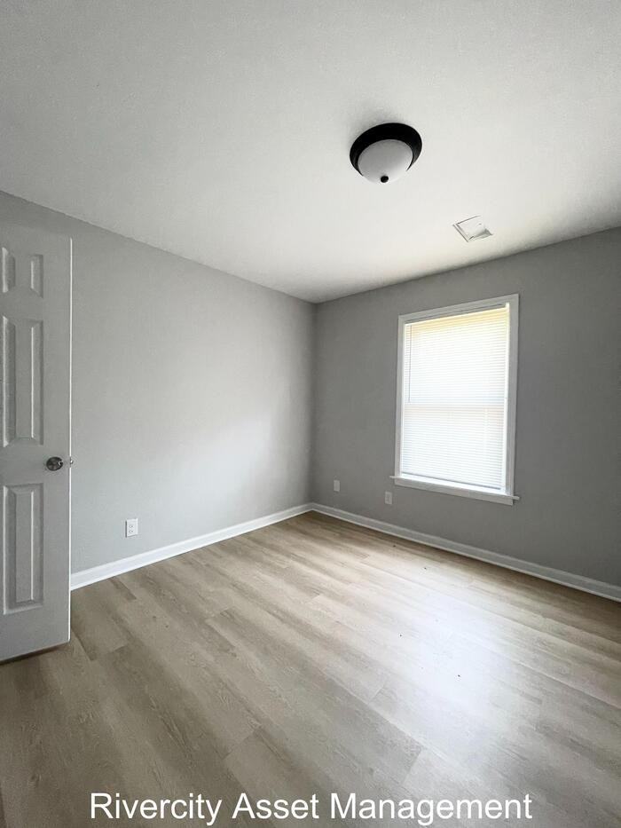 107 Loraine Rd - Photo 7 of 10