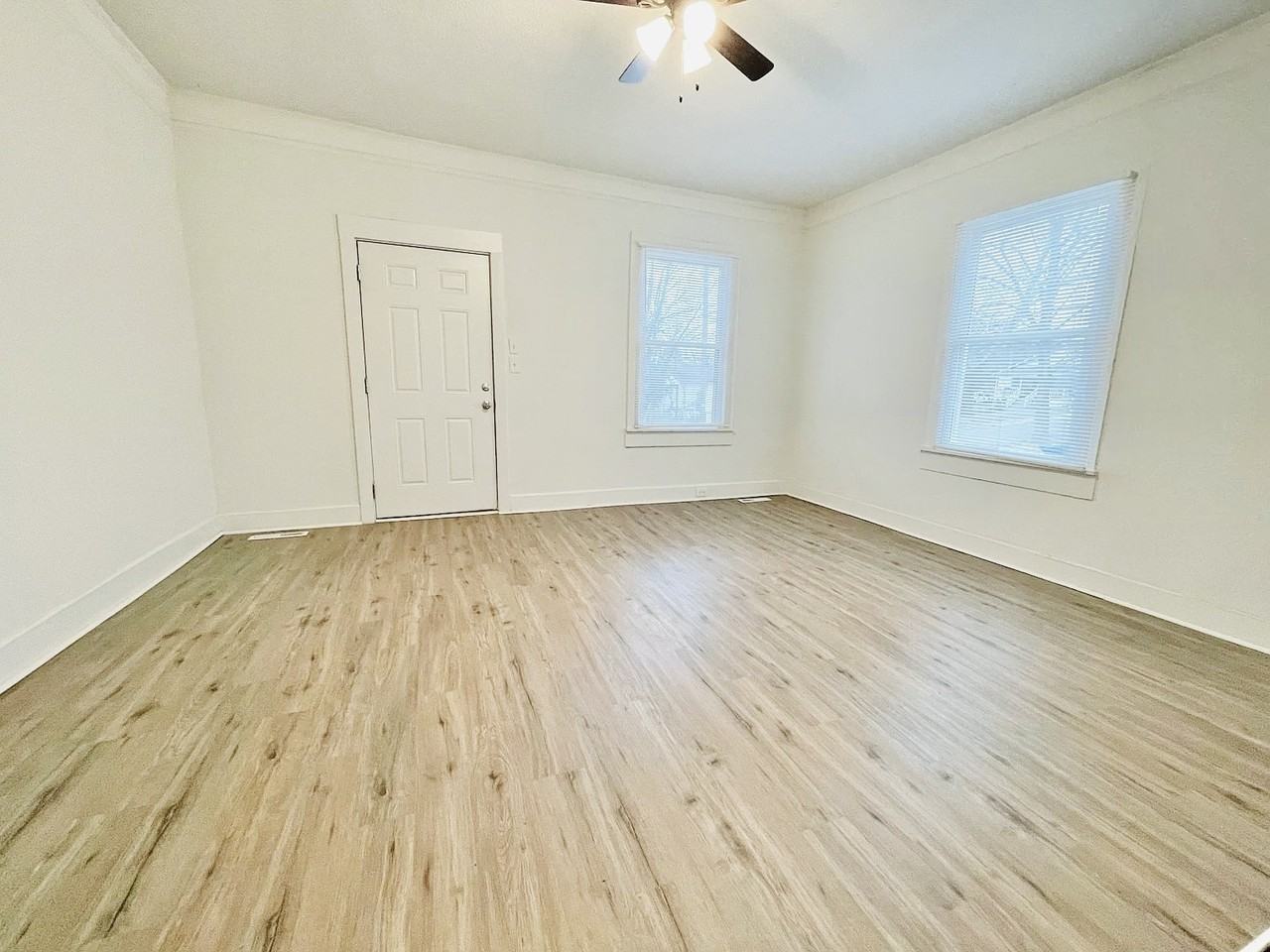 326 Hudson Street - Photo 3 of 15