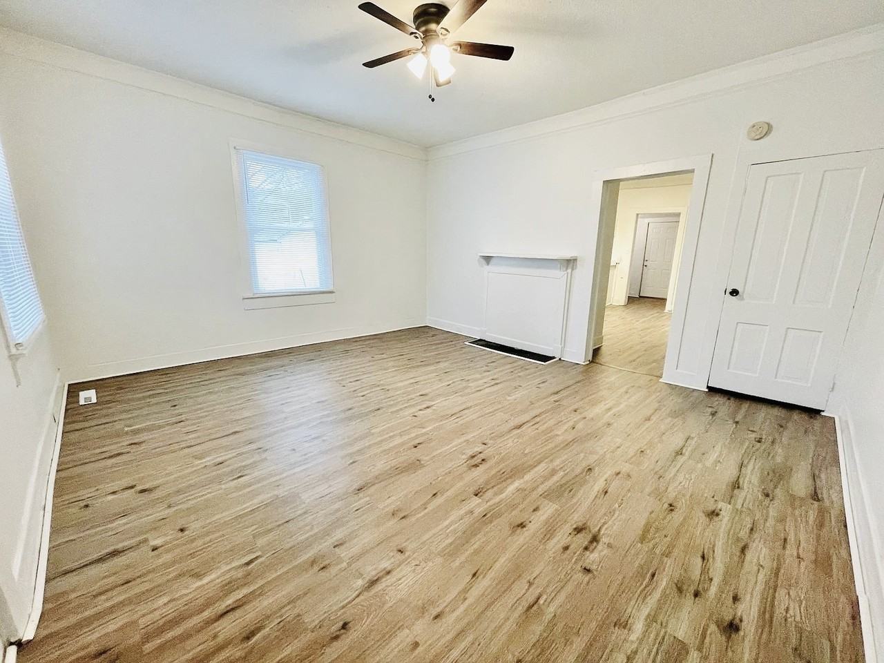 326 Hudson Street - Photo 4 of 15