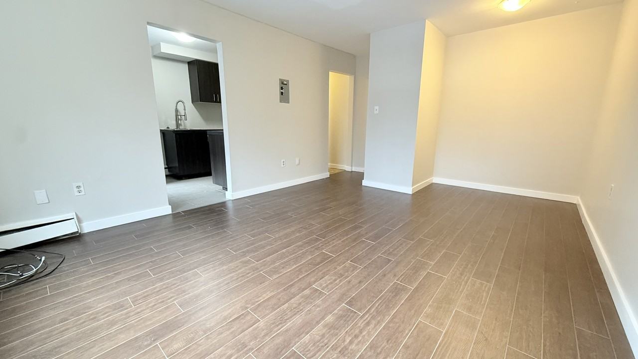 11-23 McClary Ave - Photo 5 of 10