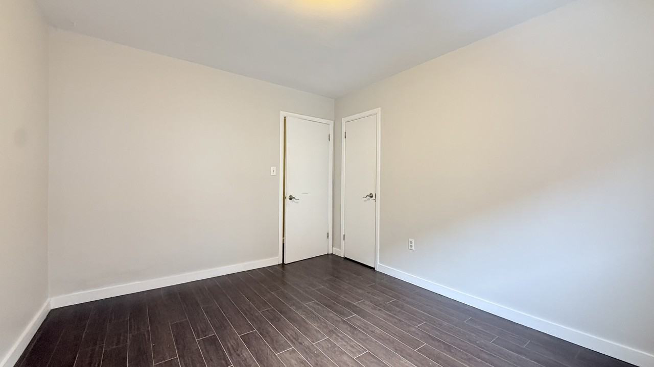 11-23 McClary Ave - Photo 7 of 10