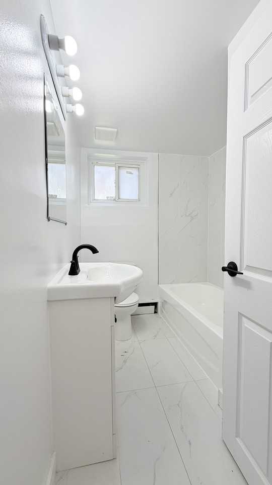 359 Hilton Avenue - Photo 7 of 8