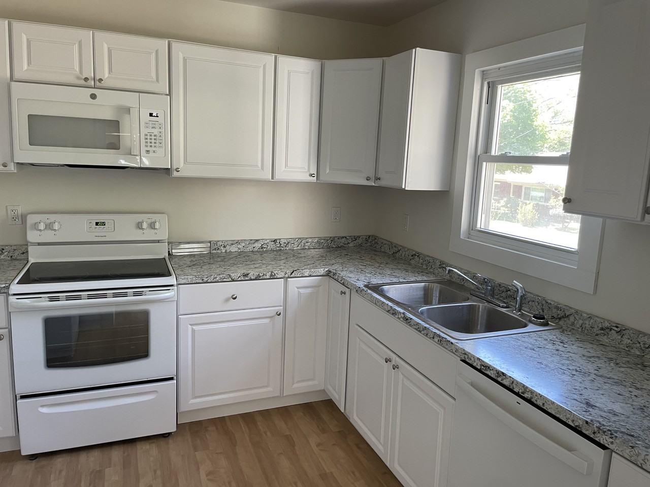 205 N Beacon St #NA - Photo 3 of 17