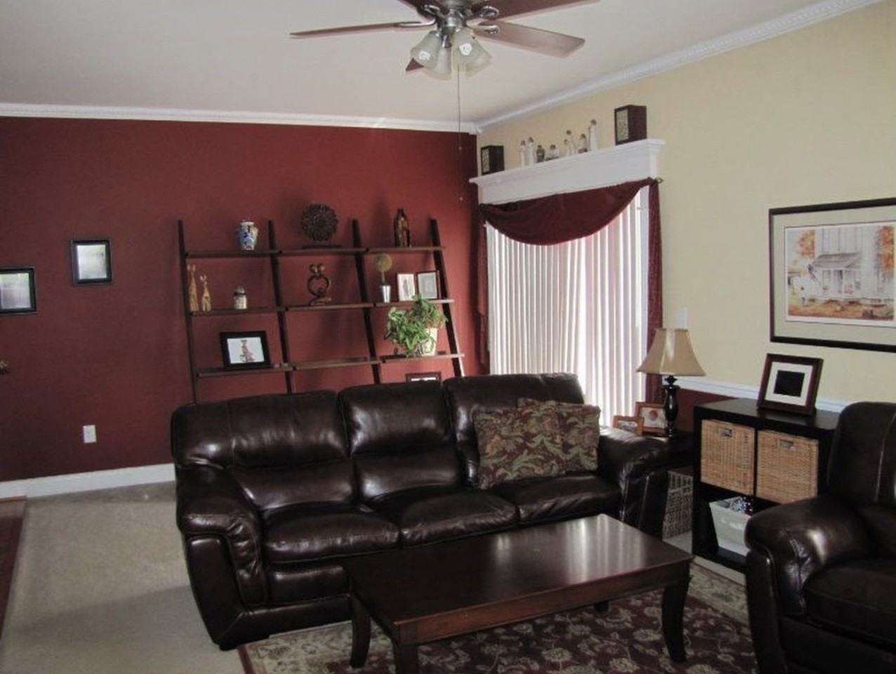 221 Maple Ct - Photo 3 of 13