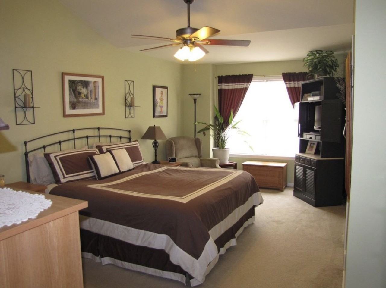 221 Maple Ct - Photo 6 of 13