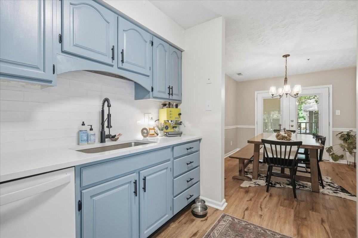 8611 Old Carriage Ct #8611 - Photo 5 of 41
