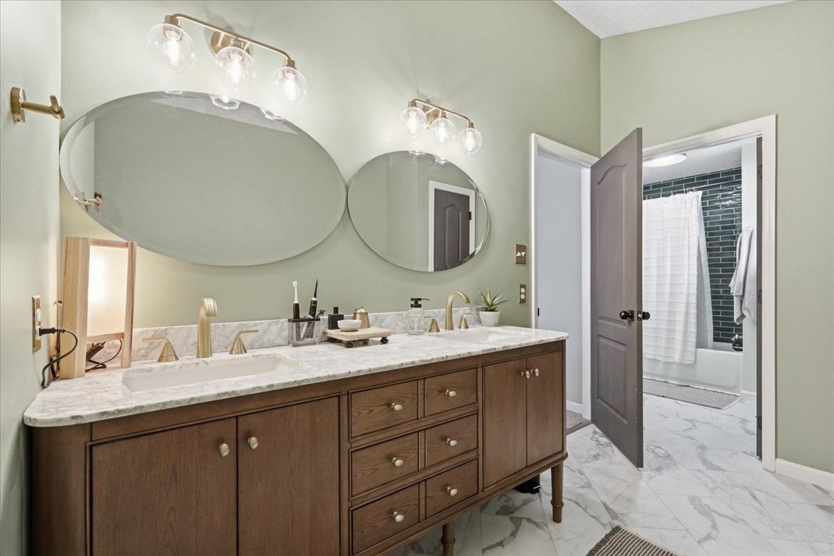 8611 Old Carriage Ct #8611 - Photo 6 of 41
