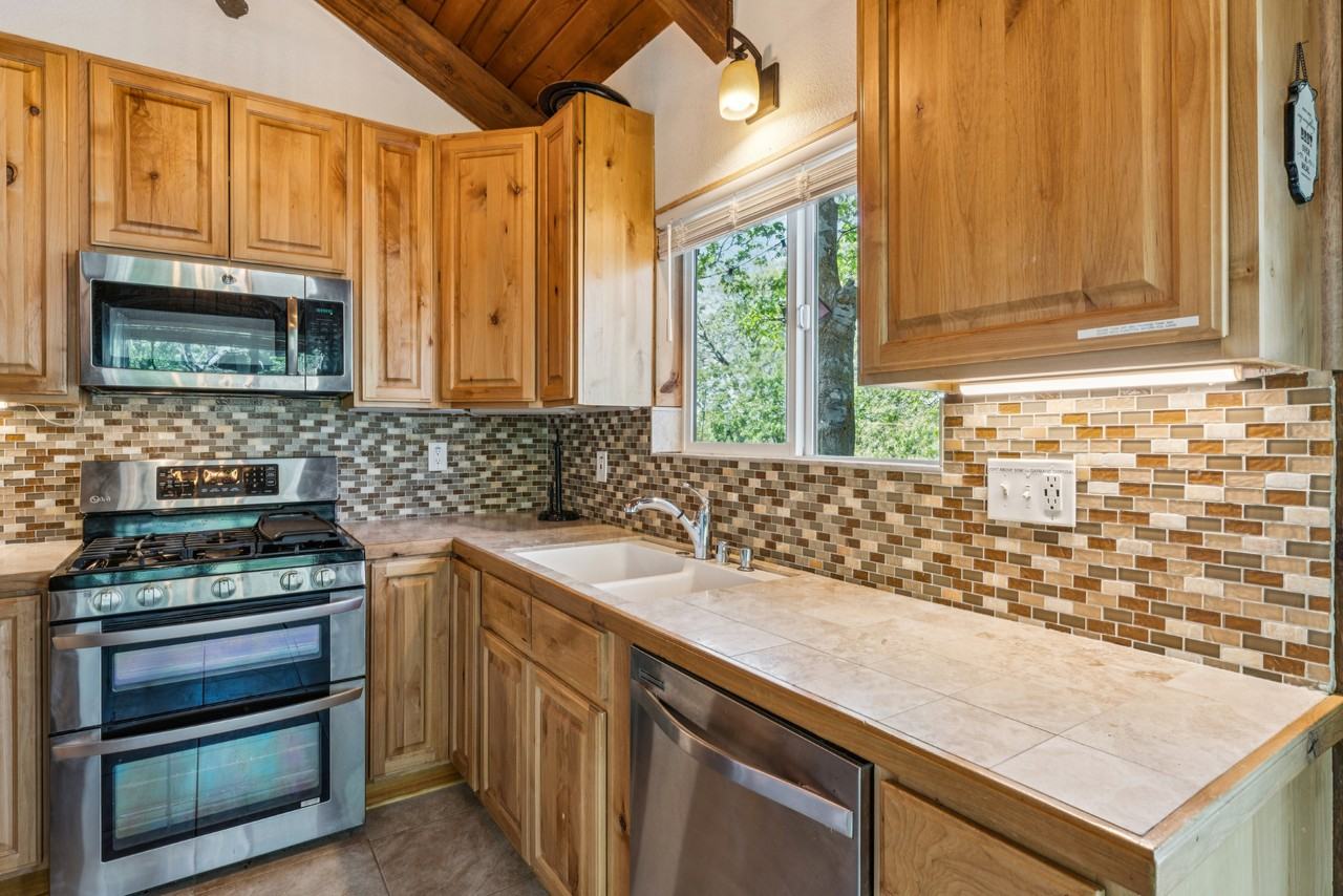 1351 Montreal Dr #NA - Photo 5 of 20