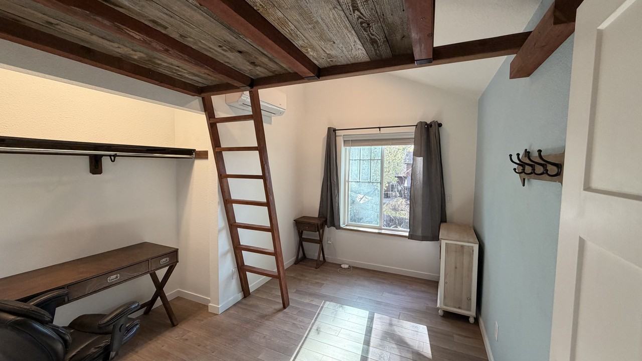 1807 Creekwood Dr #NA - Photo 4 of 15