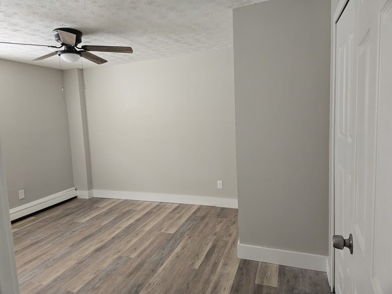 25400 Euclid Ave - Photo 5 of 6