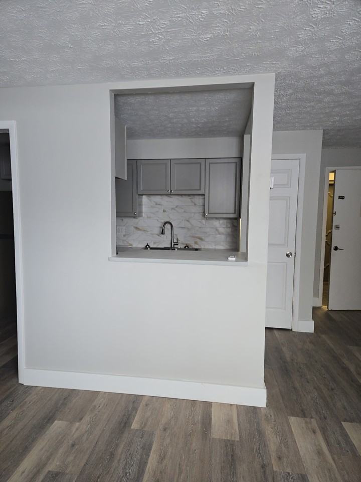 25400 Euclid Ave - Photo 6 of 6