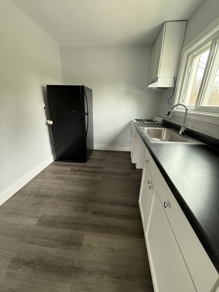 224 Jefferson Ave #7 - Photo 4 of 5