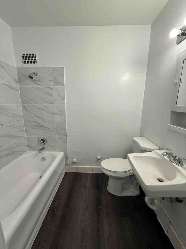 224 Jefferson Ave #7 - Photo 5 of 5
