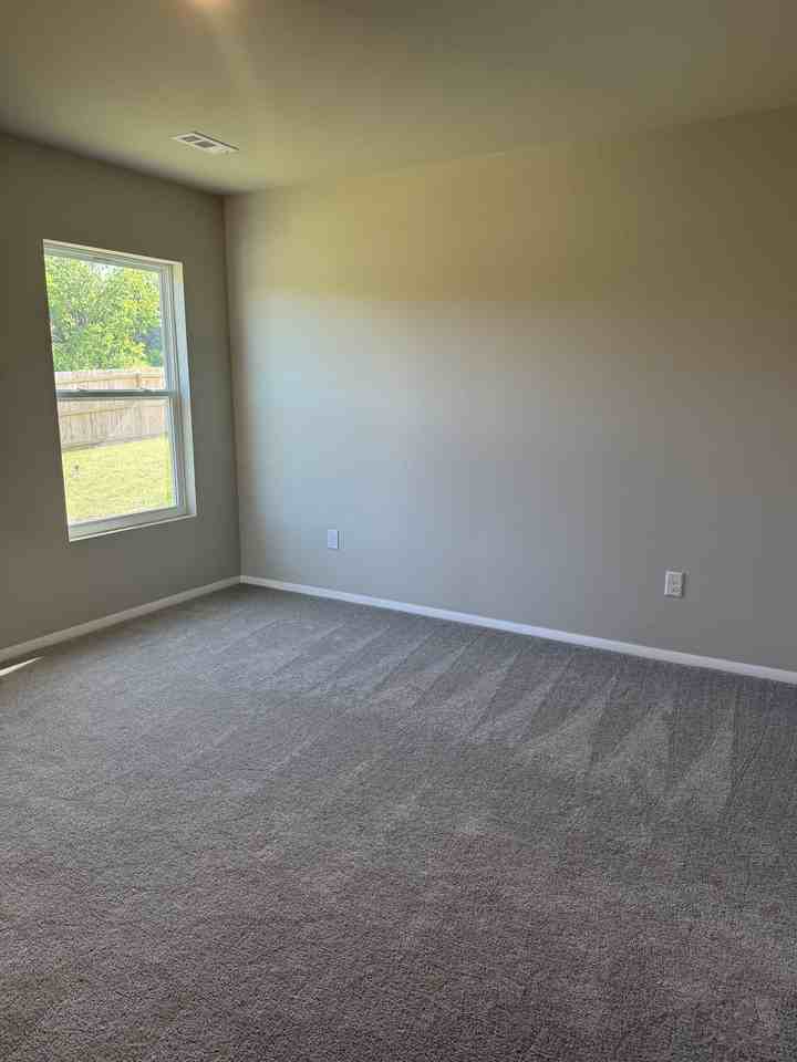 2628 Woodfield Dr #NA - Photo 4 of 8