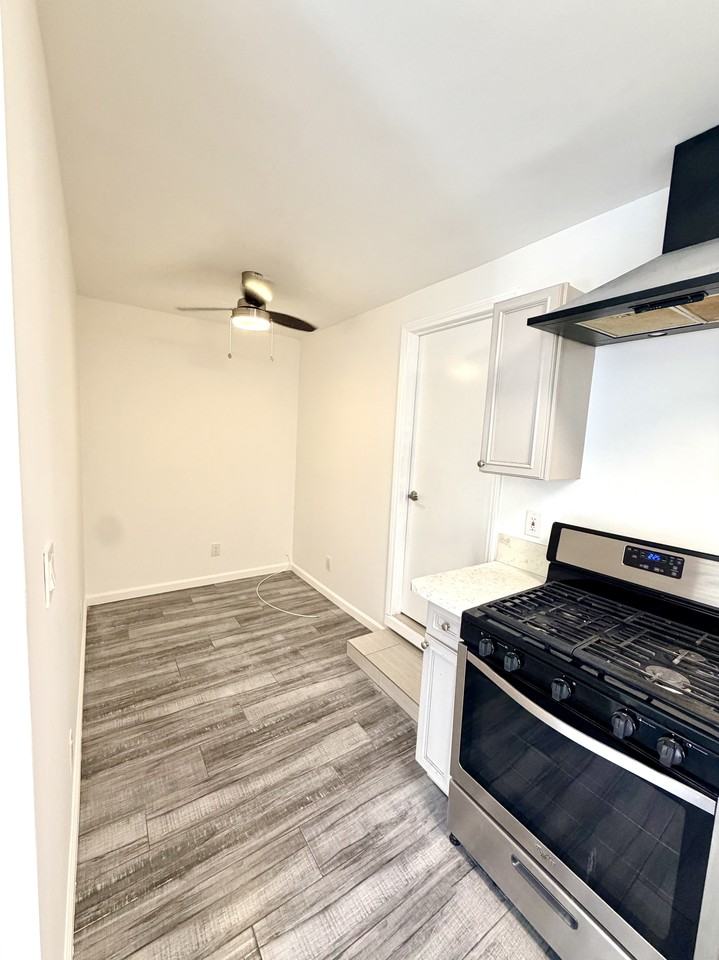 6554 Greenbush Ave #NA - Photo 3 of 9