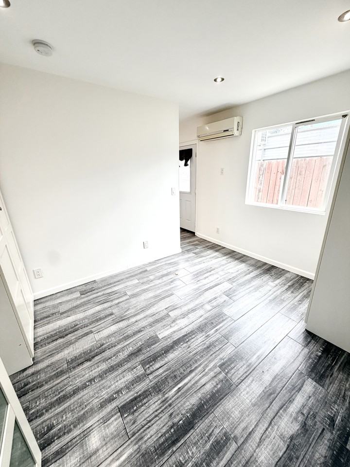 6554 Greenbush Ave #NA - Photo 5 of 9