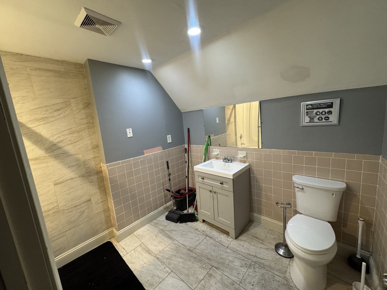 88 Bernard St #ROOM - Photo 7 of 18