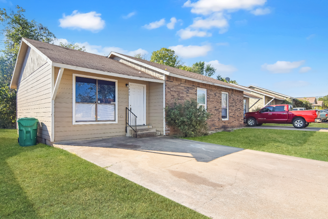 1626 Kelly Dr #NA - Photo 2 of 15