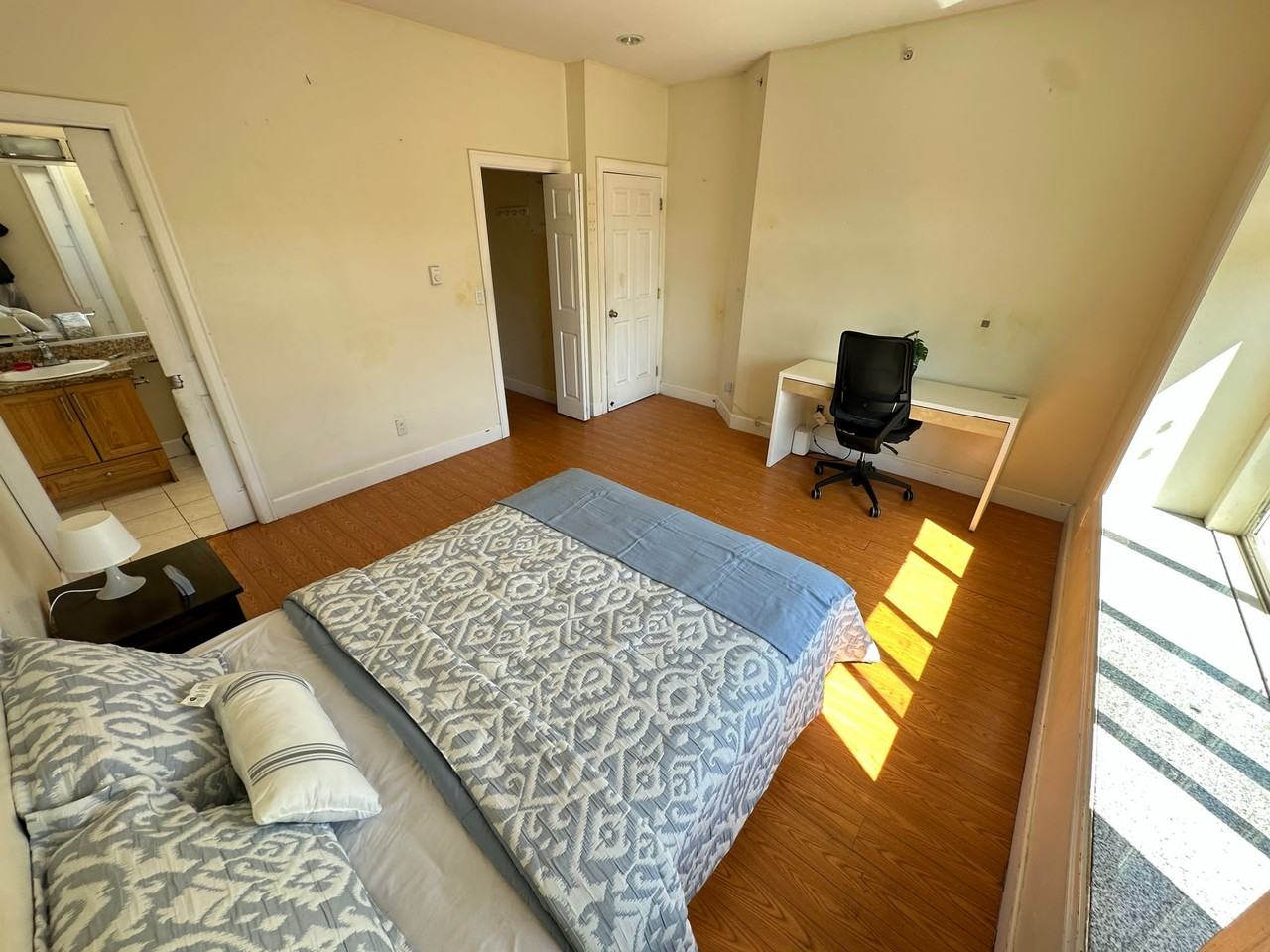 2790 East 1st Avenue - Photo 5 of 5