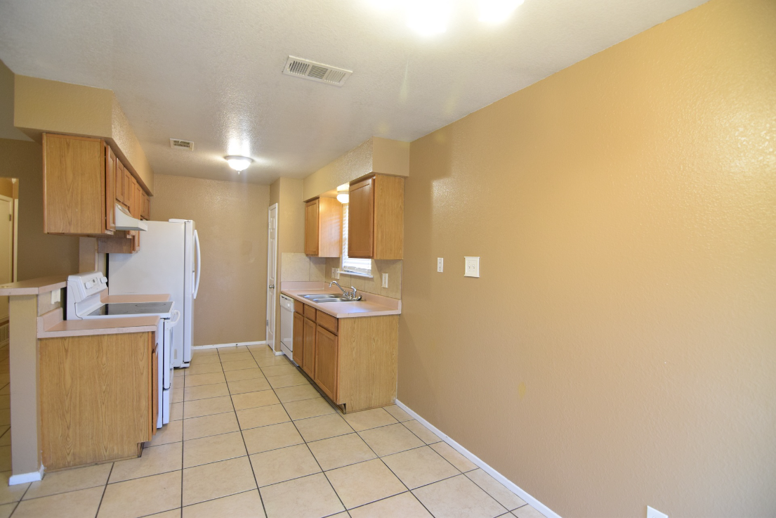 2610 Hidden Hill Dr #NA - Photo 4 of 21