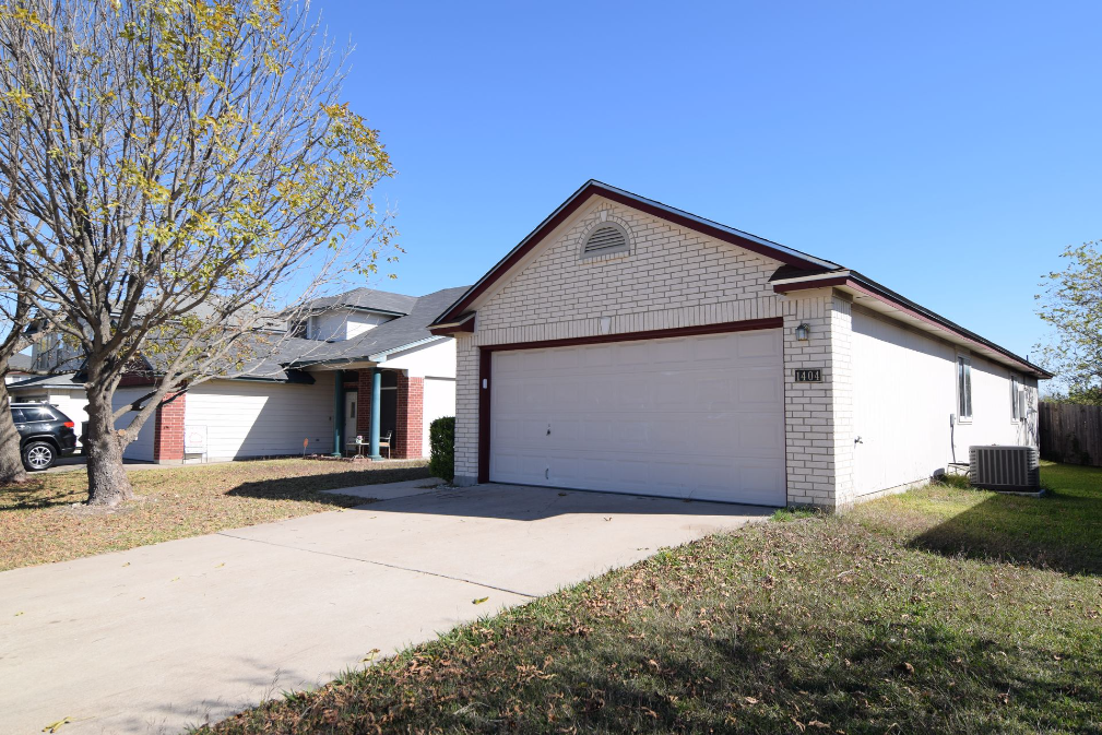 1404 Fox Creek Dr #NA - Photo 3 of 21