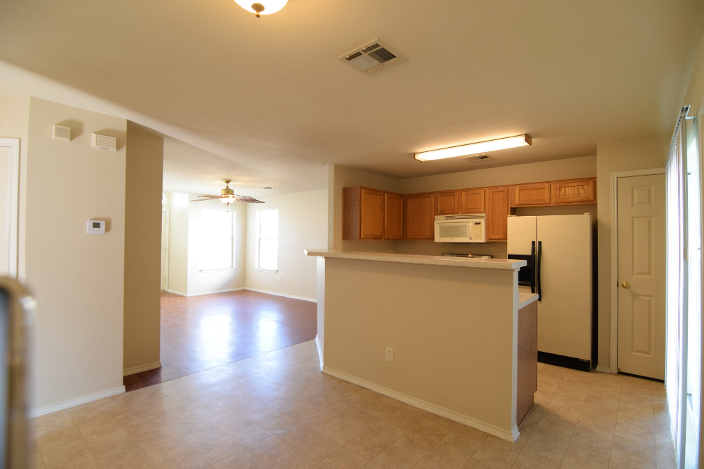1404 Fox Creek Dr #NA - Photo 4 of 21
