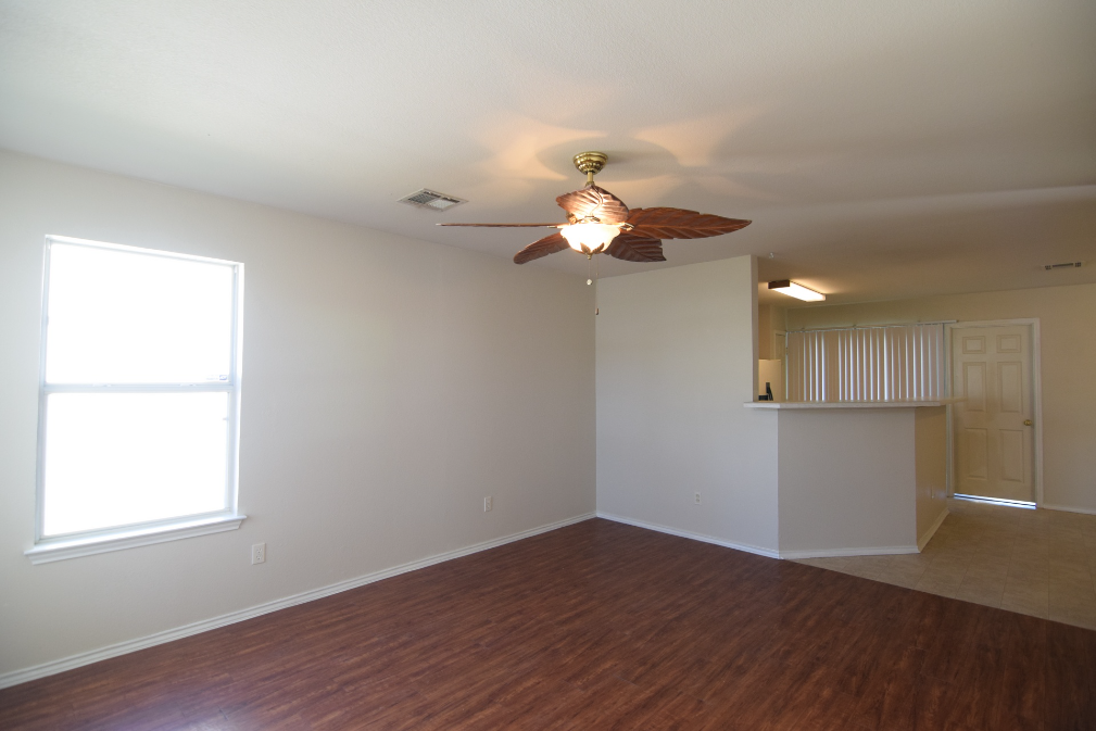 1404 Fox Creek Dr #NA - Photo 7 of 21