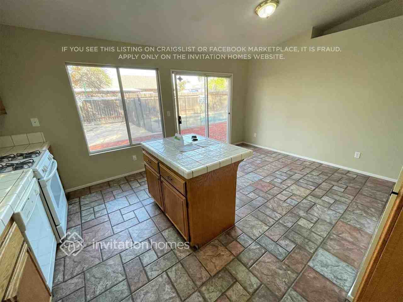239 Sterling Grove Dr - Photo 6 of 14