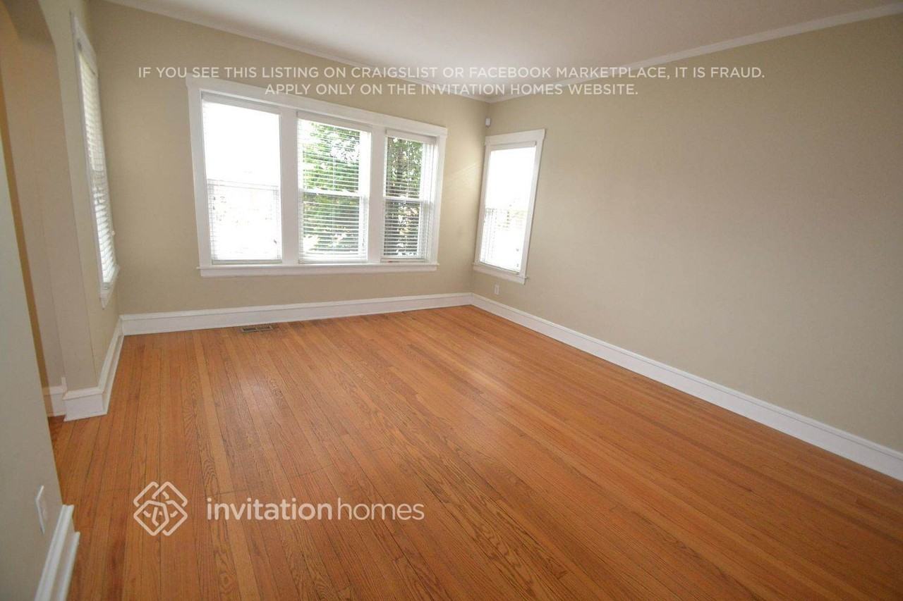 6155 W Patterson Ave - Photo 2 of 14
