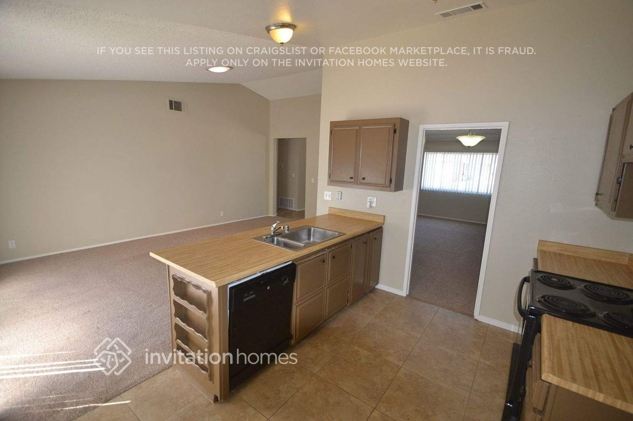 519 Coot Ln - Photo 5 of 13