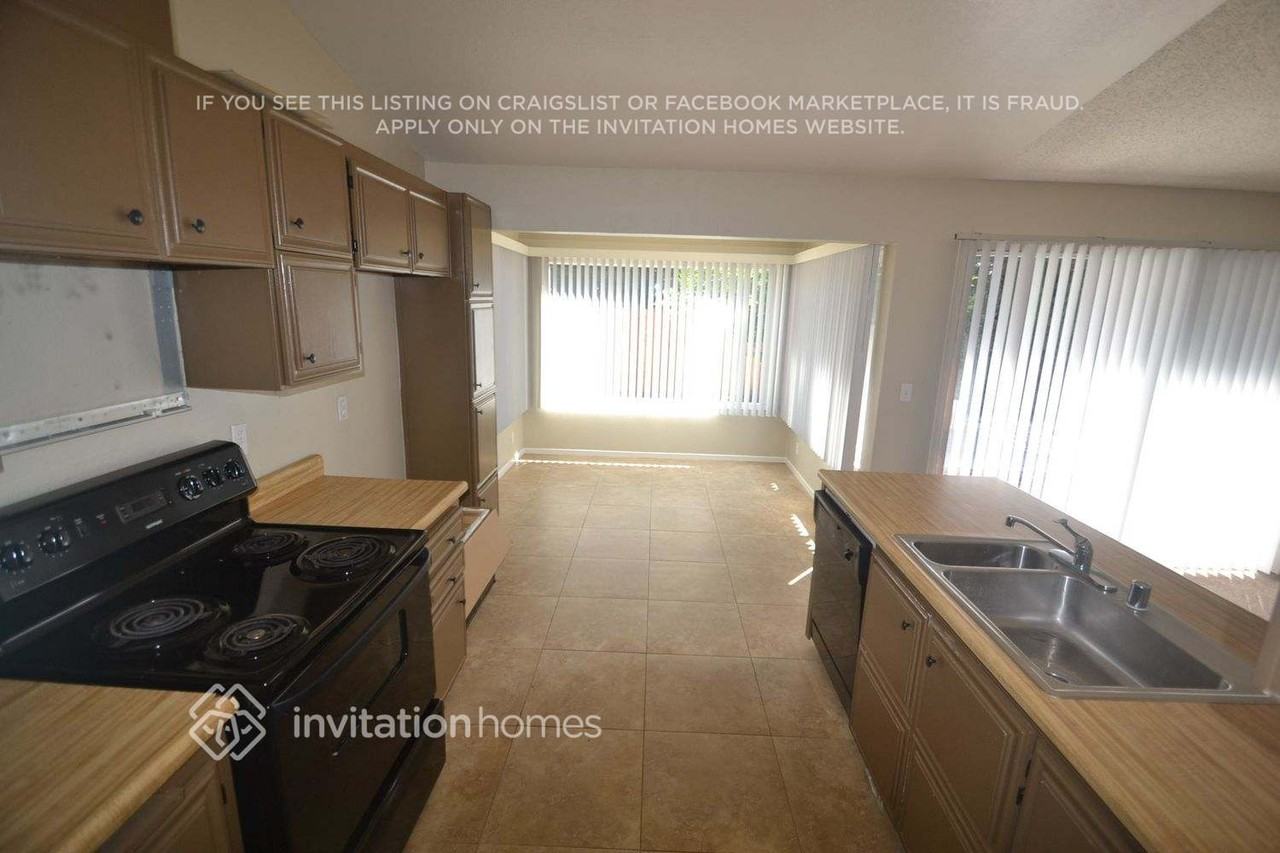 519 Coot Ln - Photo 6 of 13