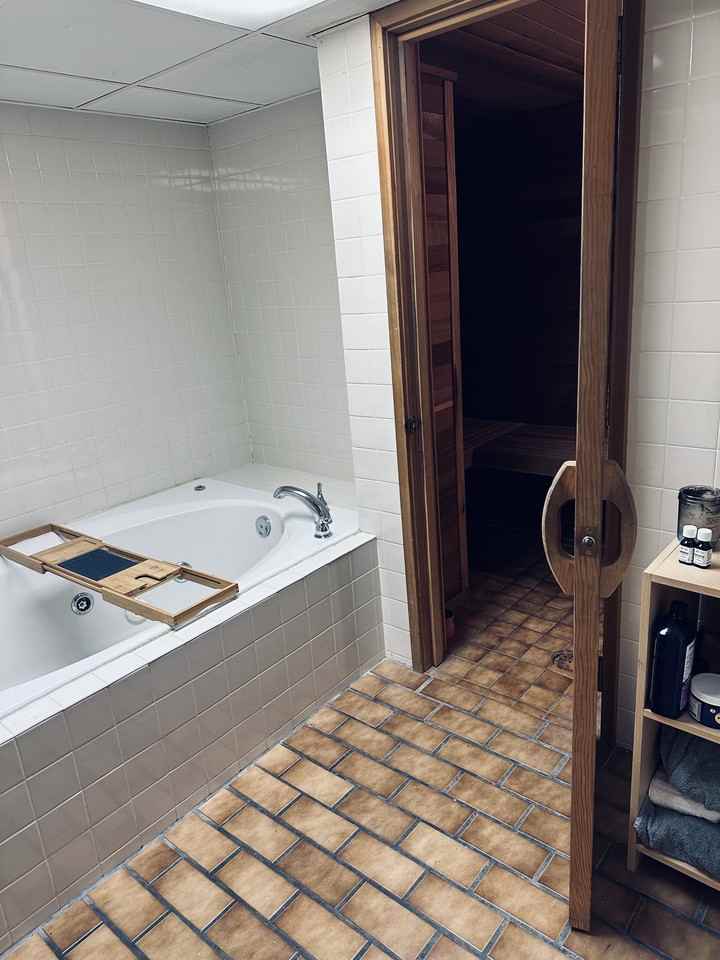 820 E Zenith Ave - Photo 3 of 37
