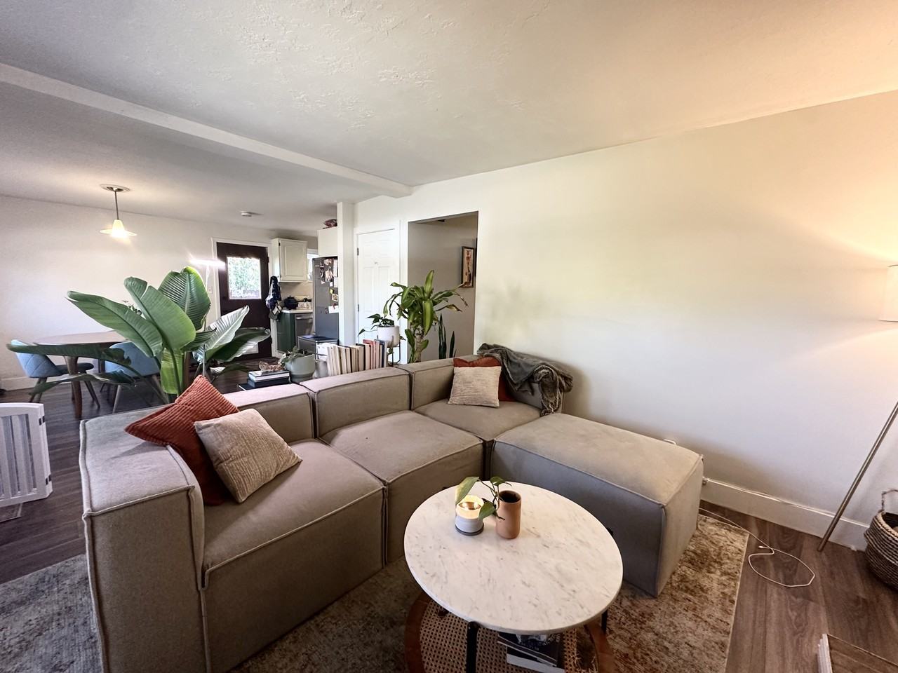 820 E Zenith Ave - Photo 4 of 37