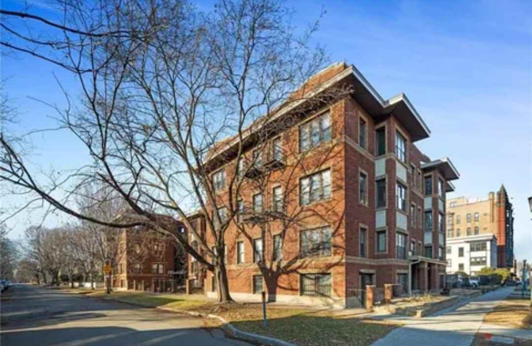 391 Laurel Ave #103 - Photo 2 of 28