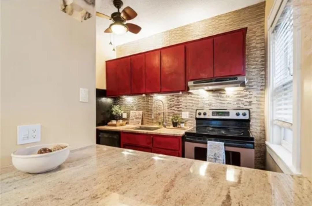 391 Laurel Ave #103 - Photo 6 of 28