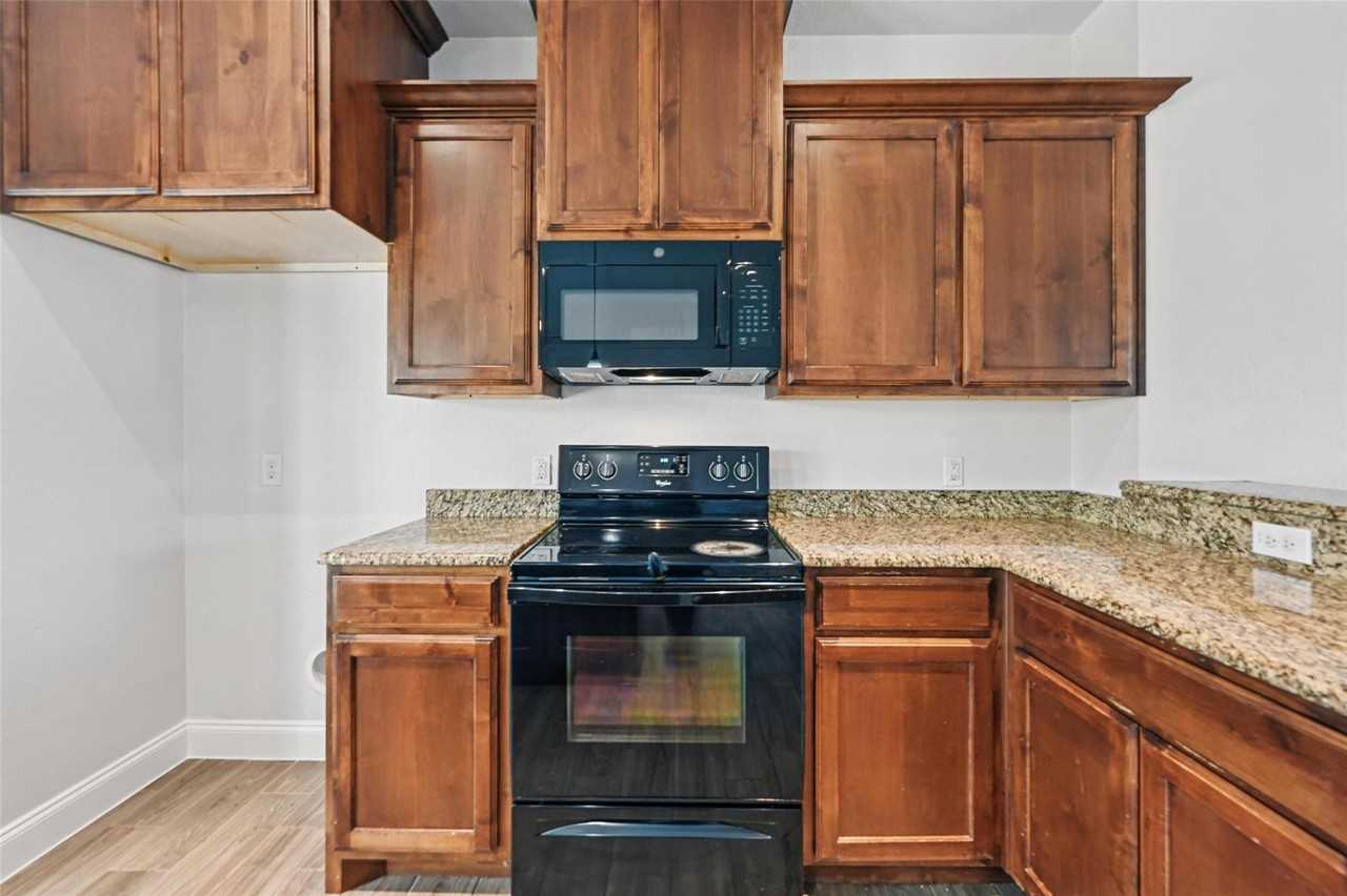 4909 Jefferson St #1 - Photo 6 of 17