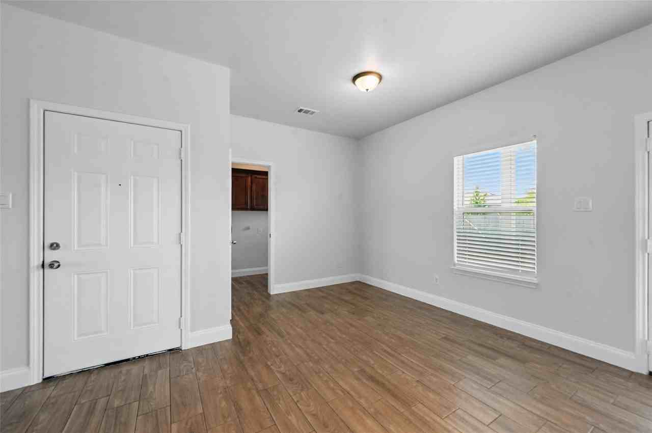 4909 Jefferson St #1 - Photo 7 of 17