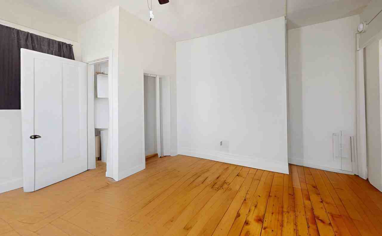 37 Franklin St #2 - Photo 5 of 8