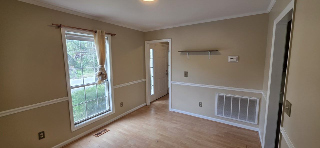 2180 Riverway Dr #1 - Photo 4 of 24