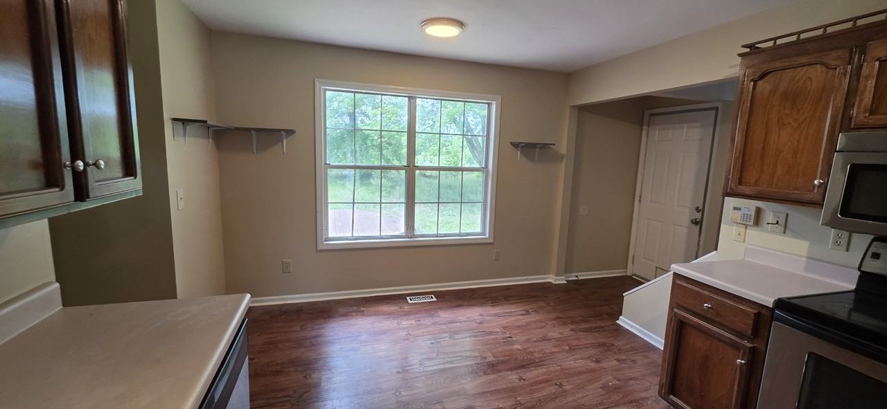 2180 Riverway Dr #1 - Photo 5 of 24