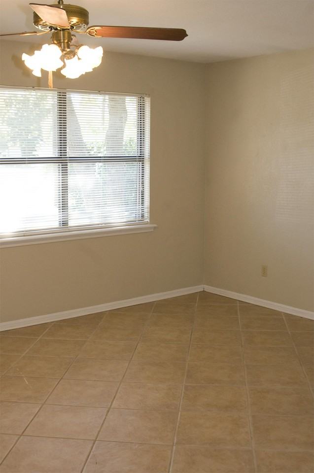 111 Briarwood Ln #1 - Photo 7 of 11