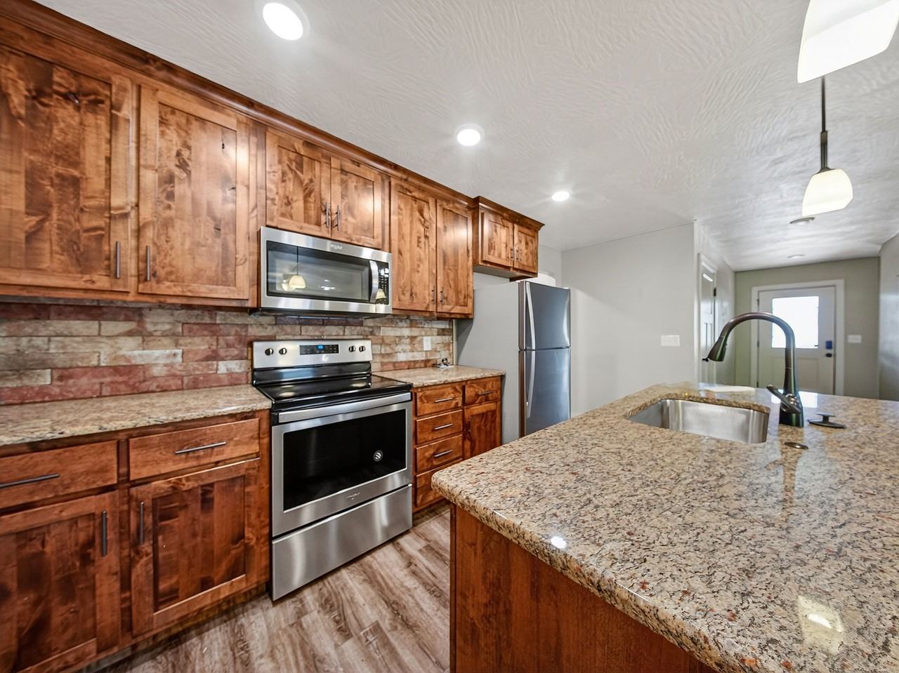 1420 S Treetop Ct #1 - Photo 5 of 10