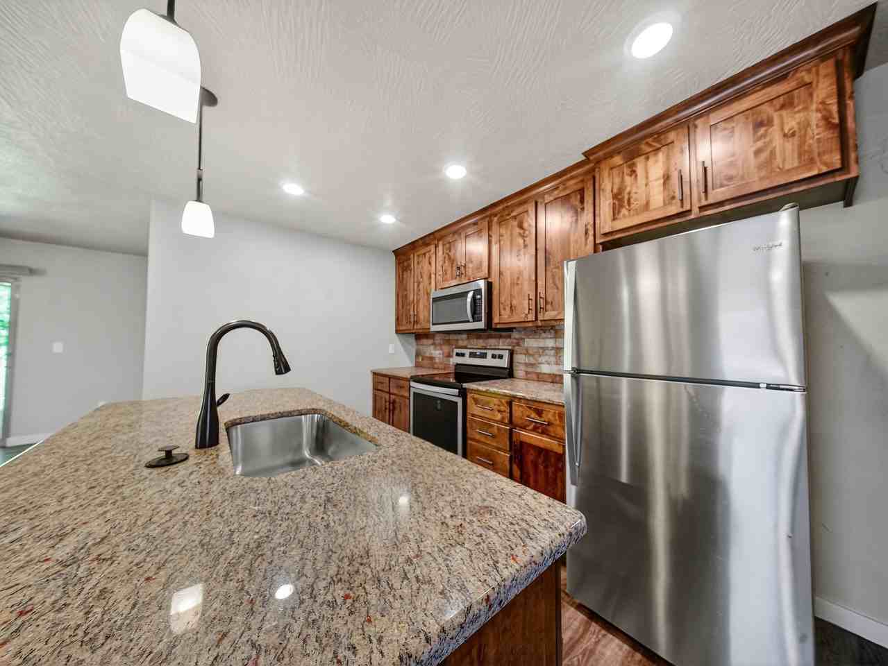 1420 S Treetop Ct #1 - Photo 6 of 10