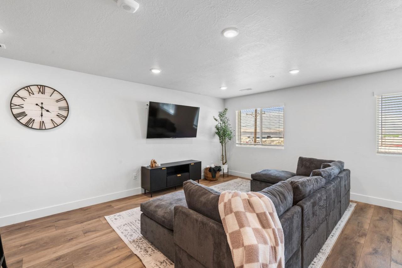 394 N 400 E - Photo 7 of 9